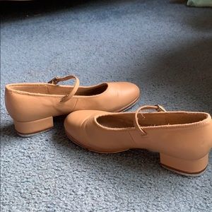 Tan tap shoes
